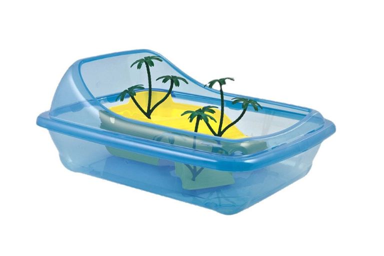 Tartarughiera azzurra con alberi